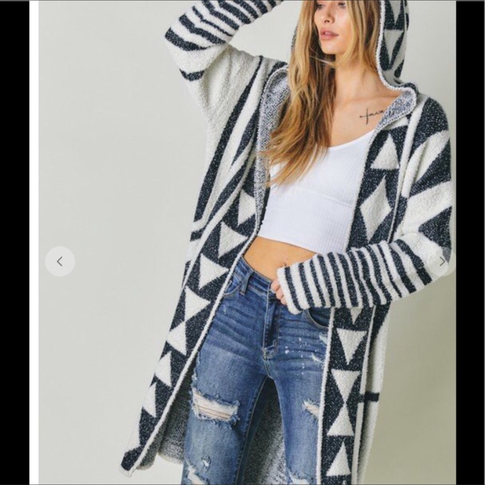 The Laguna hooded Cardi - Picture 4 of 7